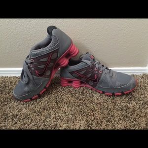 Women’s Nike Shox size 9